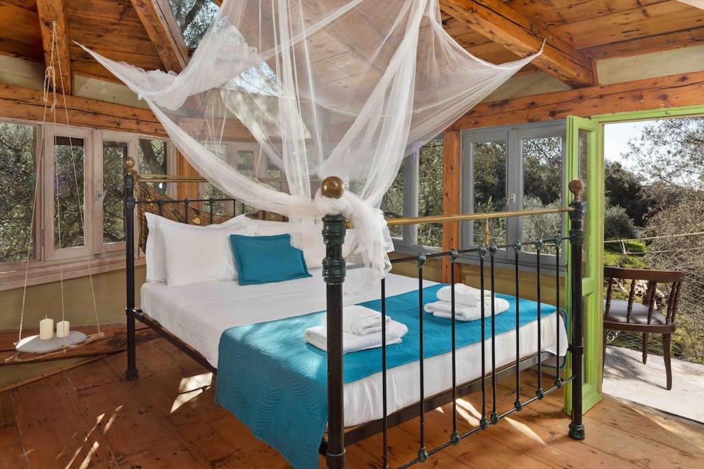 Margaritis'S Treehouse Villa Paramonas  Exterior foto